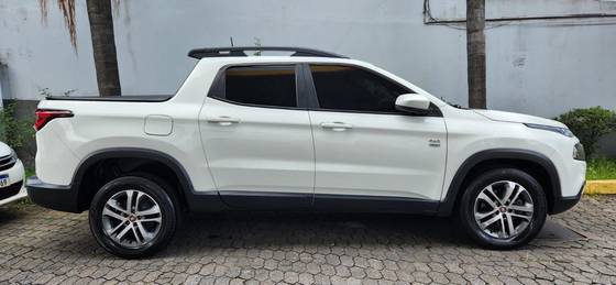 FIAT TORO 2.0 16V TURBO DIESEL FREEDOM 4WD AT9